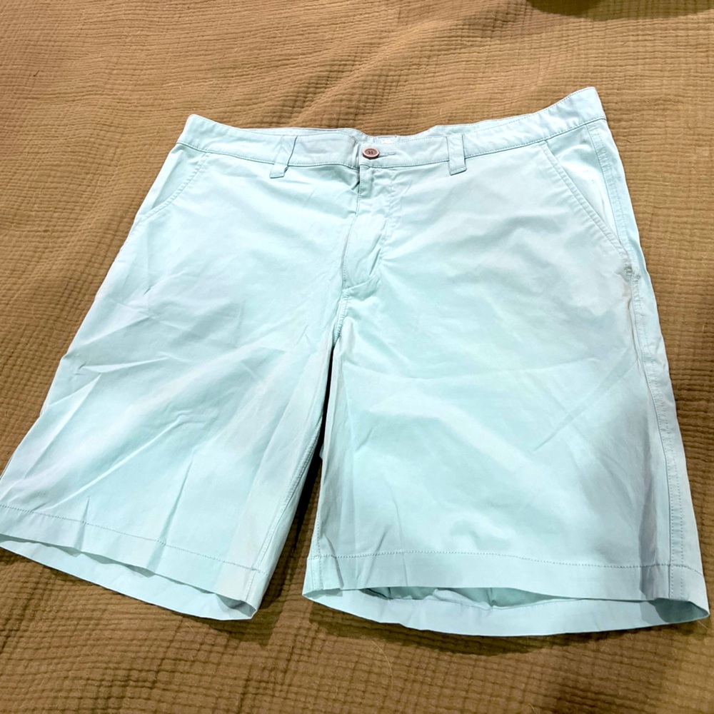 Southern Tide  38 (Fit 38W) Polyester Stretch Flat Front 9" Chino Shorts 123934